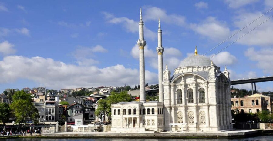 Istanbul: Bosphorus Boat Cruise