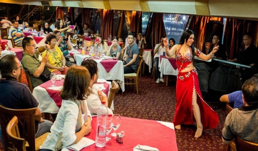 Istanbul: Bosphorus Dinner Cruise W/ Folklore Show & Dinner