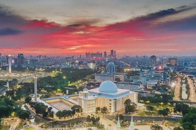 Jakarta Night Tour With Dinner at Café or Food Street - Tour Overview