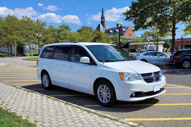 JFK Airport XL Mini Van Transport To Times Square New York