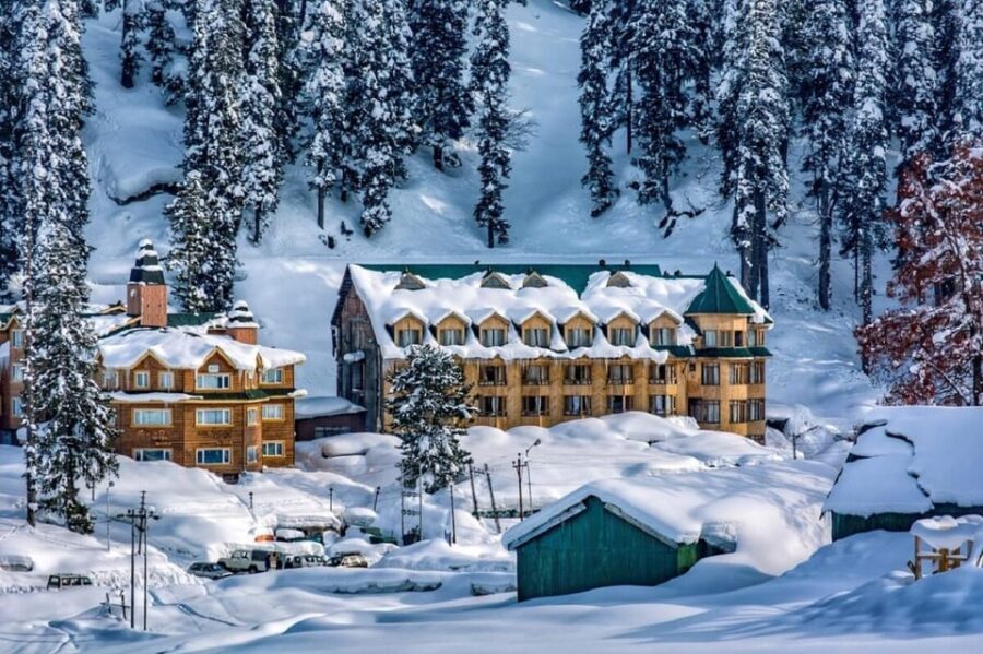 Kashmir Houseboat Tour