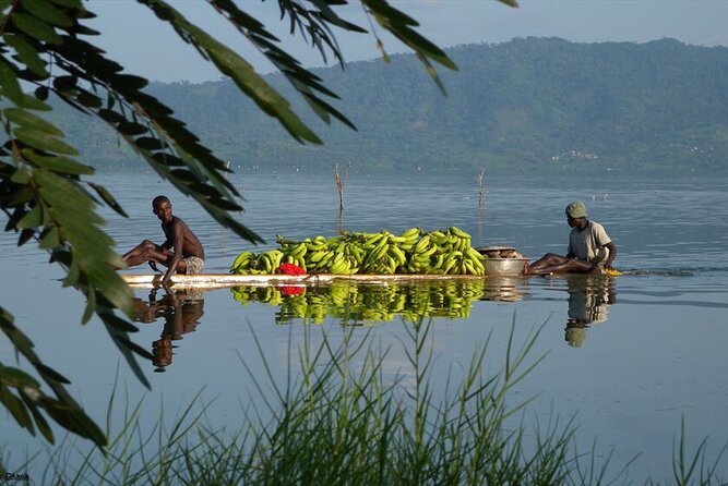 Lake Bosomtwe Boat Cruisely and Kumasi City Tours