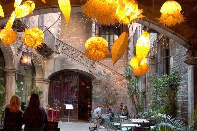 Landmarks and Legends of El Born: A Self-Guided Audio Tour