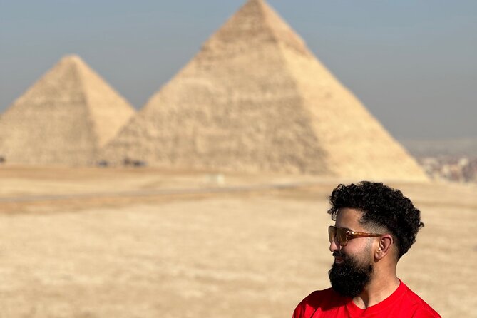 Layover Tour to the Pyramids, Egyptian Museum and The Old Bazaar - Visiting the Pyramids