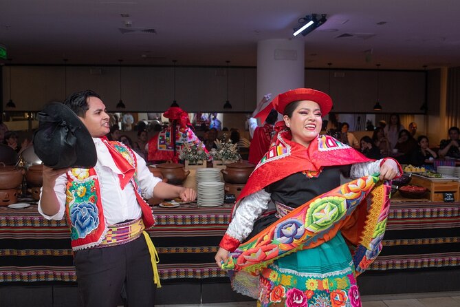 Lima Fountains Tour and Buffet Dinner With Traditional Dance Show
