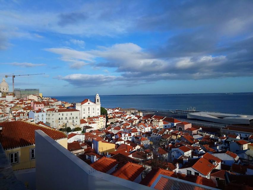 Lisbon: Alfama, Mouraria Neighborhood Walking Tour