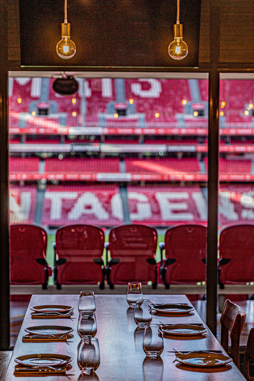 Lisbon: Benfica Stadium and Museum Tour With Lunch