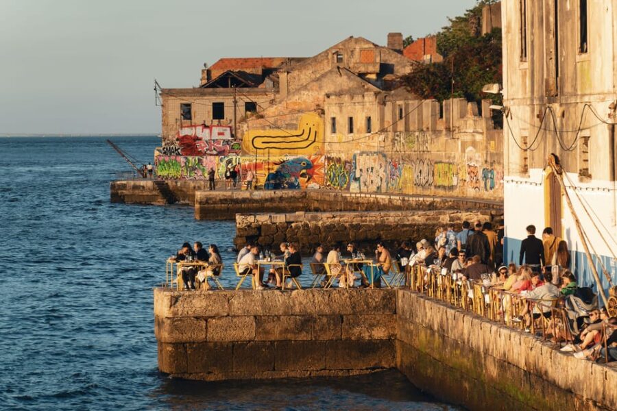 Lisbon / Cacilhas: Old Harbour-Ruins & Lost Place Photo-Tour