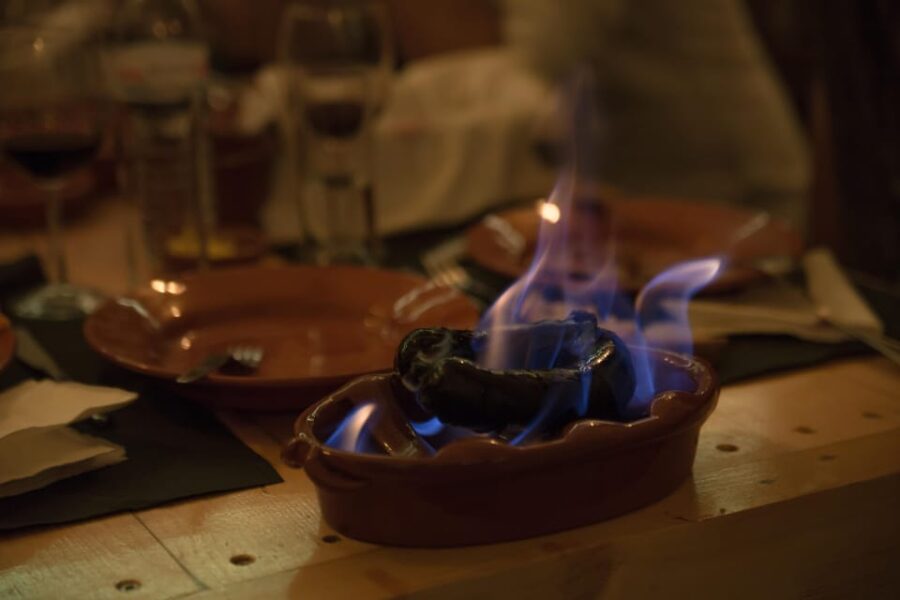 Lisbon: Fado Night With Dinner in Ancient Fado House
