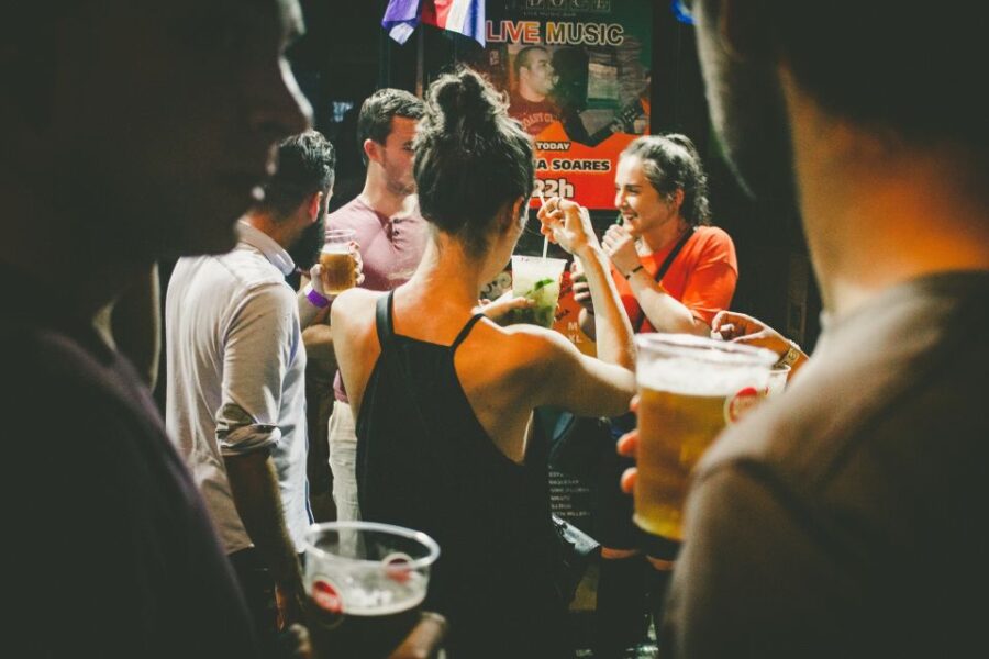 Lisbon: Pub Crawl With Open Bar and VIP Club Entry - Detailed Itinerary