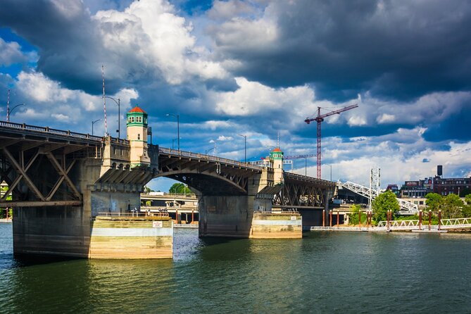 Love in the City of Roses: Romantic Tour in Portland - Discover the Citys Charm