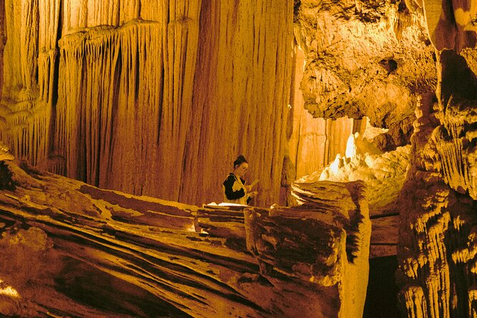 Luray Caverns Private Round Trip Transfer By Luxury Vehicle