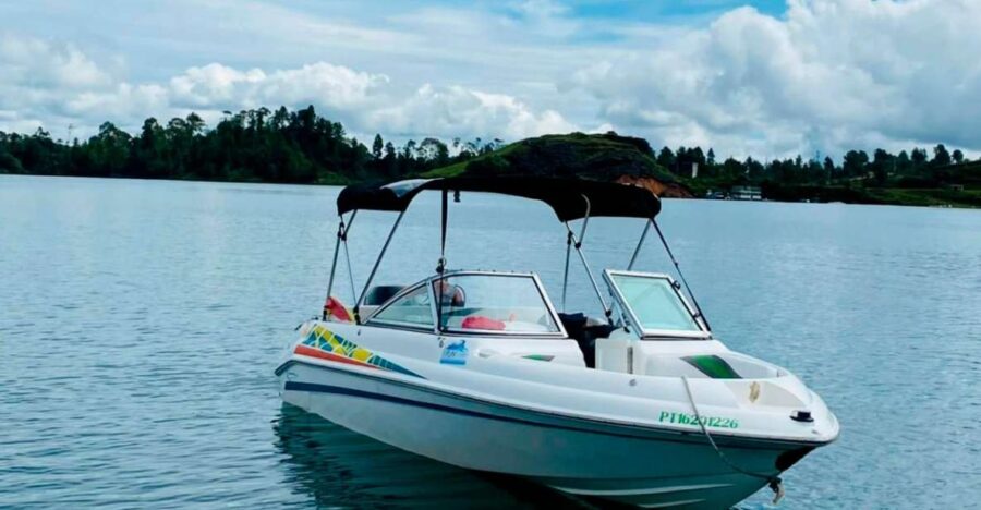 Luxury Boat Ride - Guatapé - Activity Overview