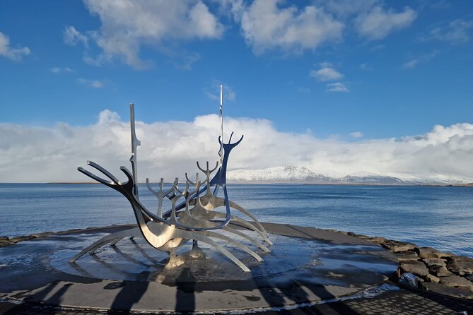 Luxury Private Transfer From Reykjavik to Keflavik Airport - Overview and Service Features