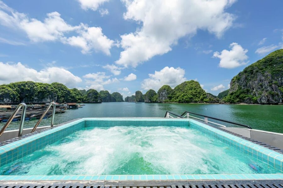 Luxury Sunset Tour- Lan Ha Bay: Kayak, Water Slides, Jacuzzi