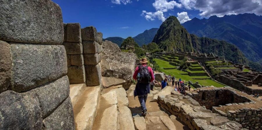 Machu Picchu-Rainbow Mountain Tour 4D/3N