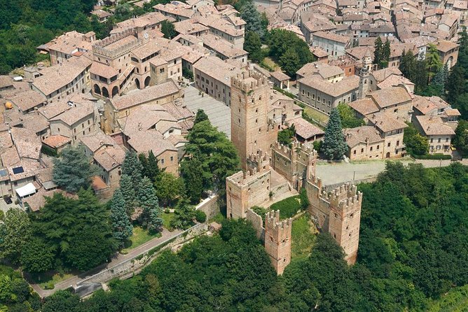 Medieval Villages Tour & Cremona Stradivaris Town, From Milan