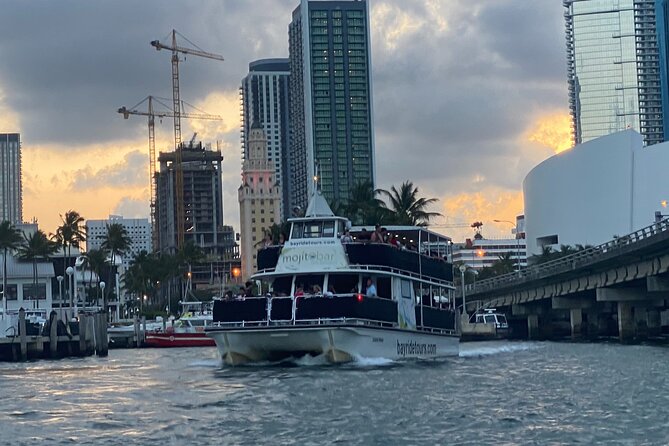 Miami: Biscayne Bay Star Island Sightseeing Cruise+Miami Skyline