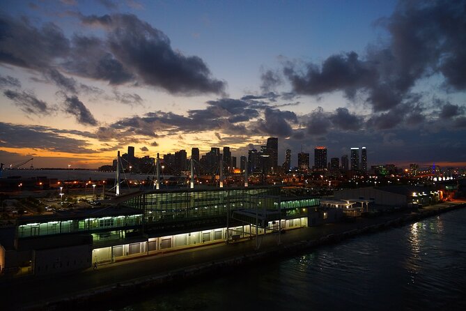 Miami: Skyline Sunset Cruise Biscayne Bay