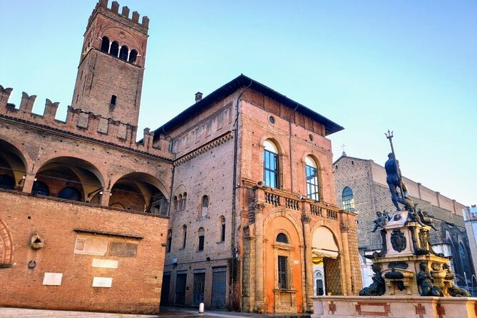 Murder Mystery in Bologna: Exploration Game and Tour