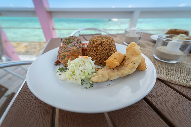 Nassau: Beach Day at Suncay Incl. Lunch - Boat Tour - Meeting and Pickup