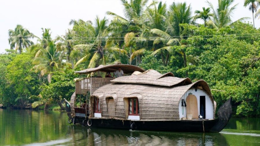 Nature Beauty Backwater of Kerala Tour (03 Nights / 04 Days)