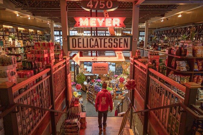 Neighborhoods of Chicago Private 4 Hour Walking Food Tour