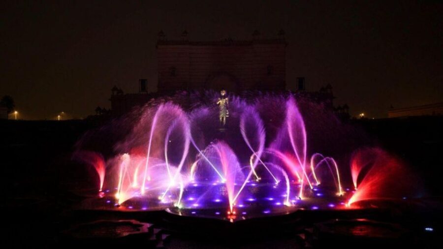 New Delhi: Akshardham Temple Tour With Water and Light Show