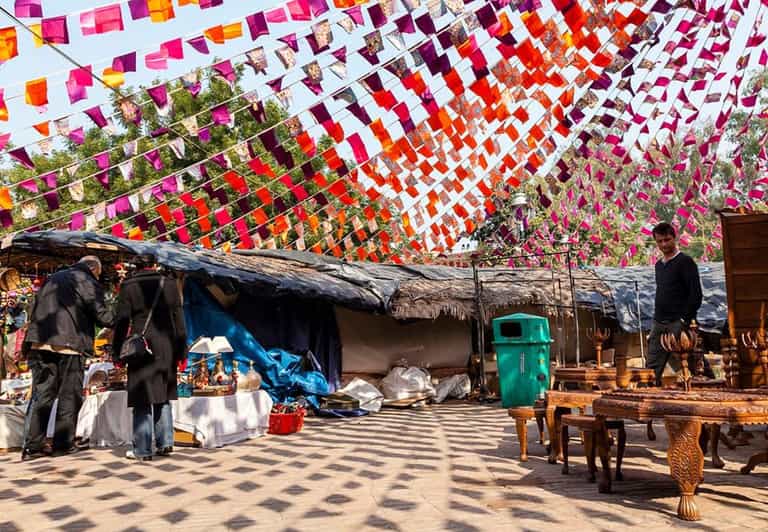 New Delhi: Shopping Tour With Private Guide and Transfer - Tour Overview