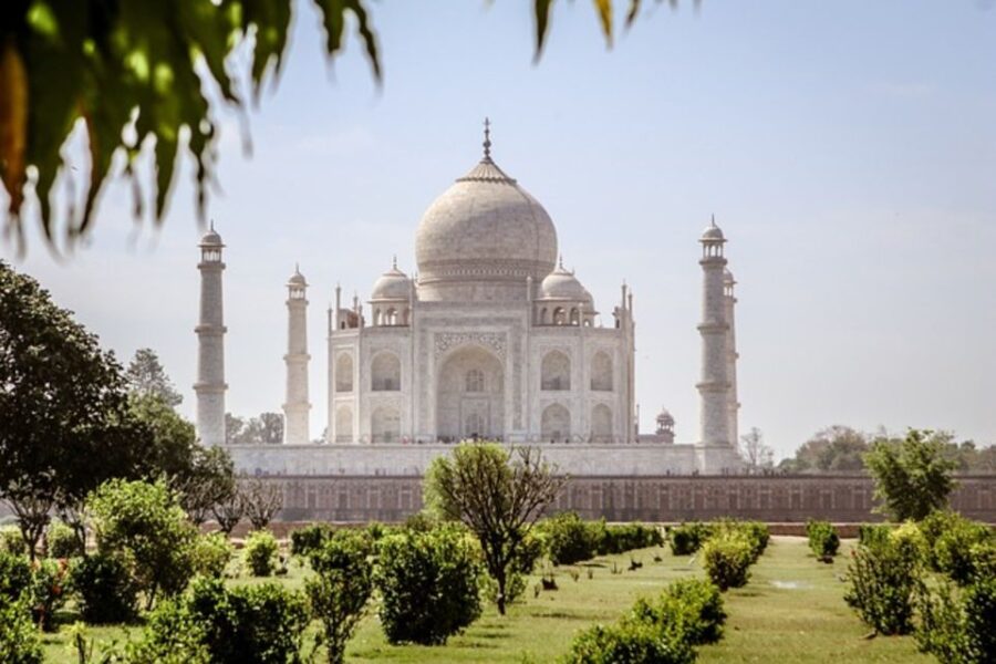New Delhi: Taj Mahal Express Tour With Skip-The-Line Entry