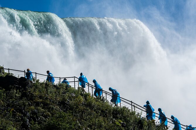 Niagara Falls: Ultimate US & Canadian Side Tour