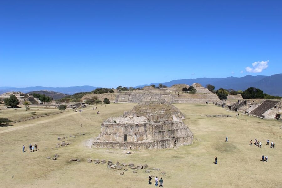 Oaxaca: Full Day Guided Tour on the Monte Alban Route