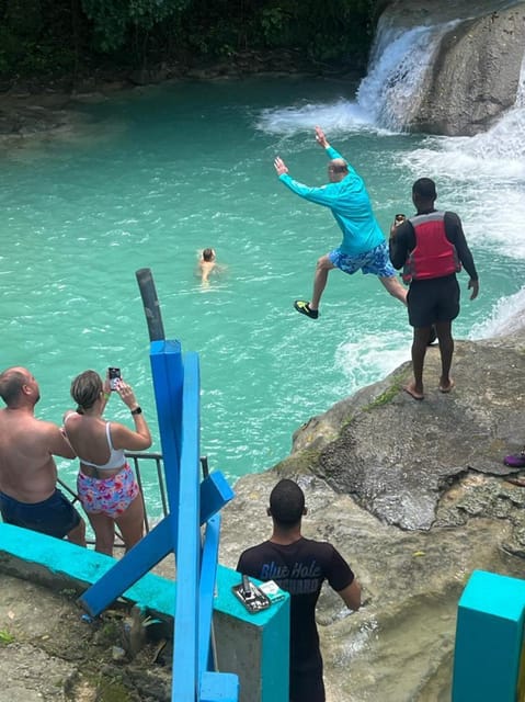 Ocho Rios : Blue Hole and Sightseeing Tour