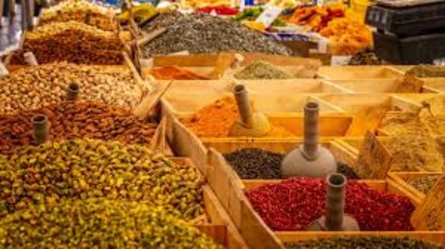Old Delhi: Market Walking Tour and Rickshaw Ride