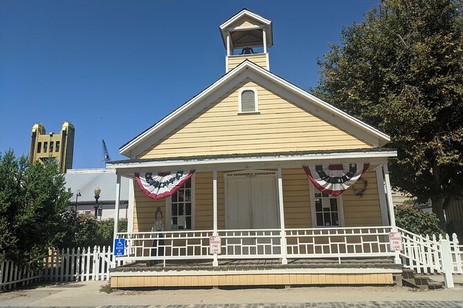 Old Sacramento Scavenger Hunt Walking Tour and Game - Overview of the Scavenger Hunt