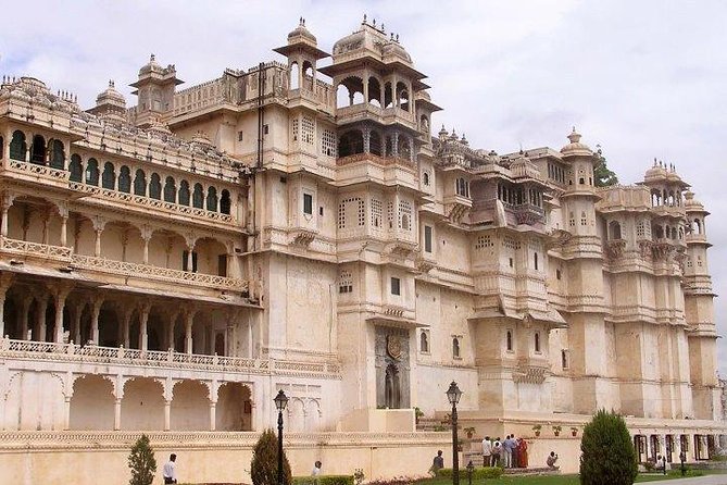 One Way Udaipur To Jaipur Transfer