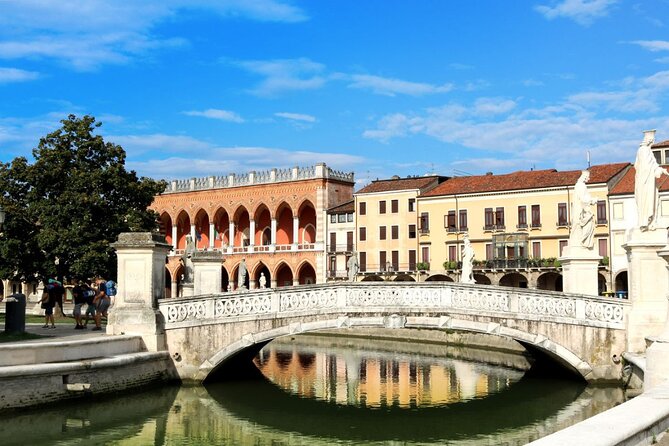Padua Walking Tour and Coffee Time at Caffè Pedrocchi