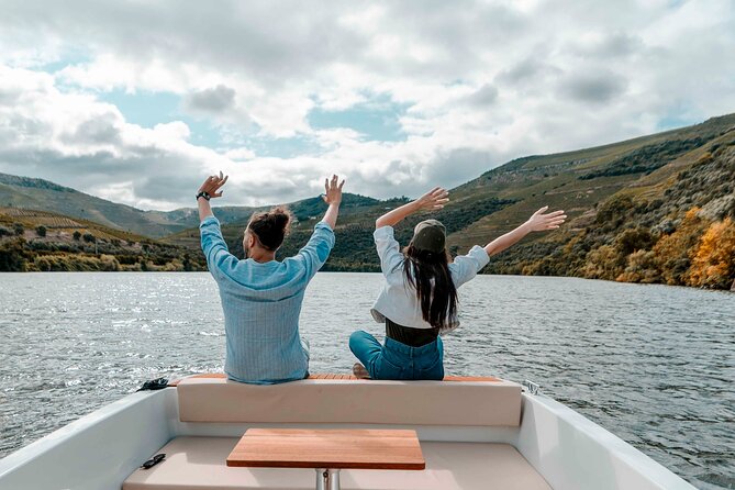 Pinhão: Private Solar Boat Tour – Wine Tasting Included