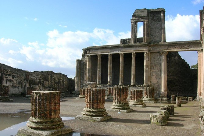Pompeii Tour From Sorrento:Learn About Roman Life Tasting Food of Ancient City