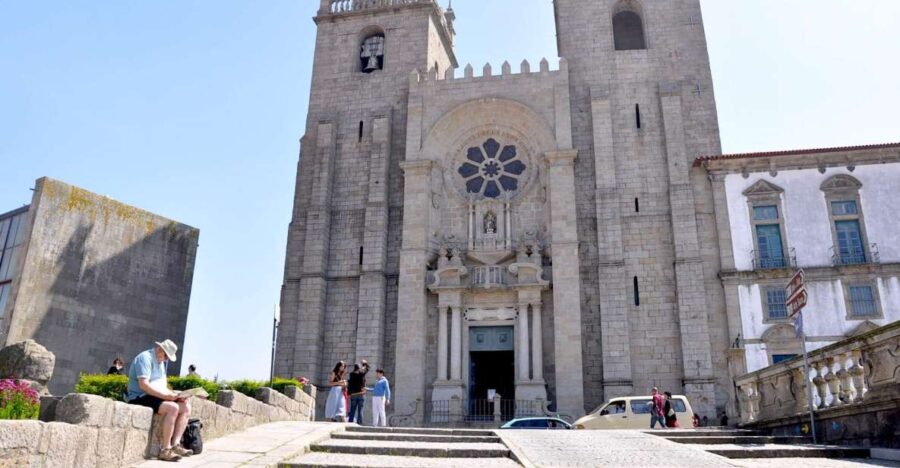 Porto: Old Town and Ribeira Walking Tour