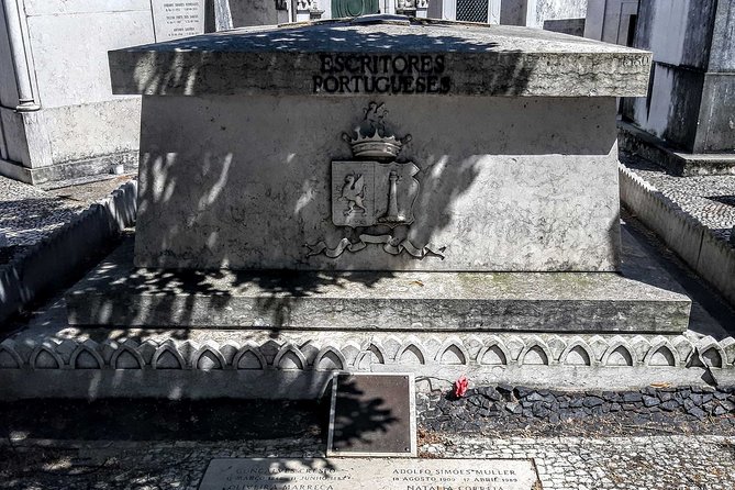 Prazeres Cemetery: A Self-Guided Audio Tour in Lisbon - Exploring Prazeres Cemetery