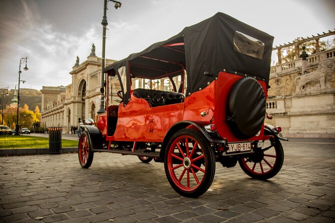 Premium City Tour in Budapest With Vintage Royal Car - Tour Overview