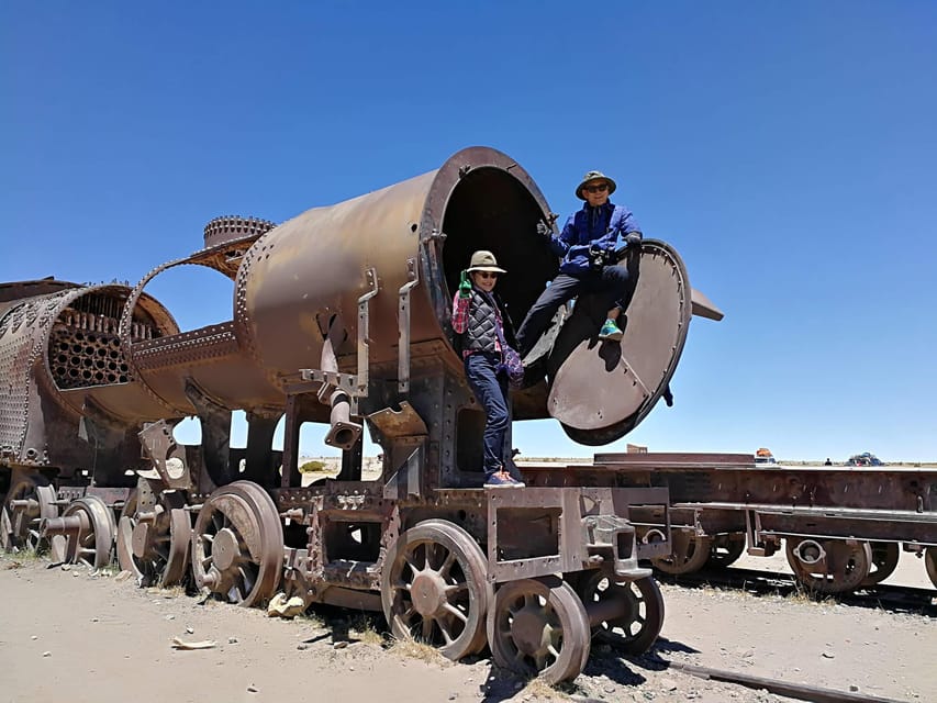 PRIV 3D Tour Salar and Colored Lagoon Round Trip From Uyuni