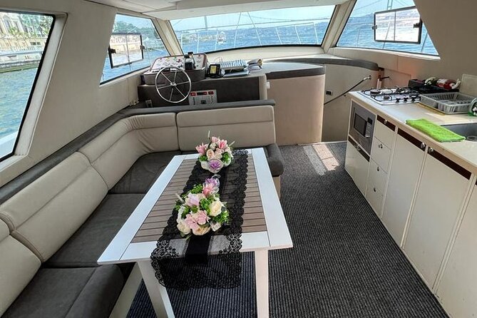 Private 2-Hour Bosphorus Cruise With Yacth