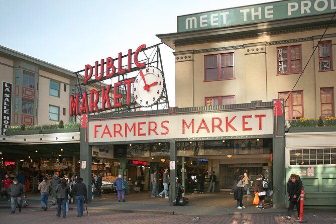 Private 2-Hour Walking Tour of Seattle With Licensed Tour Guide