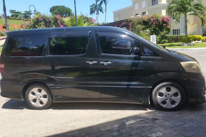 Private Airport Transfer to Royalton Blue Water Resort