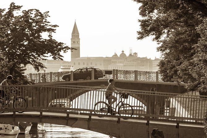Private Bike Tour in Lido of Venice - Tour Overview