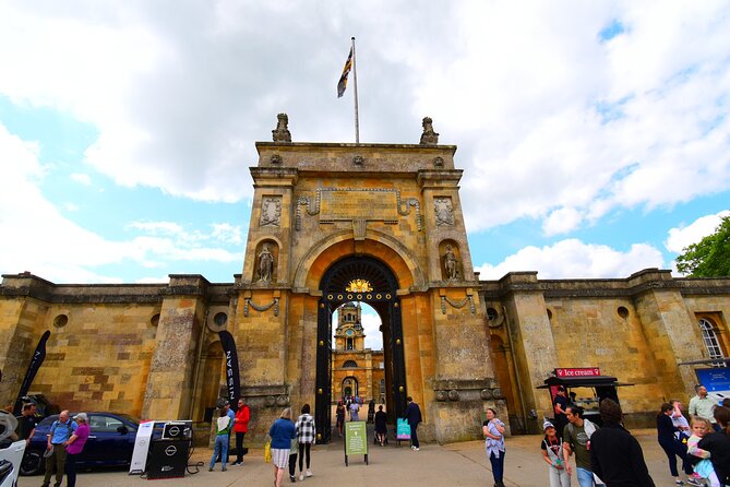 Private Blenheim Palace, the Birthplace of Winston Churchill, Tour From London.