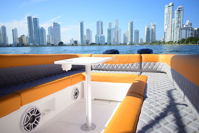 Private Boat Rental for 8 Hours in Maxima With Captain