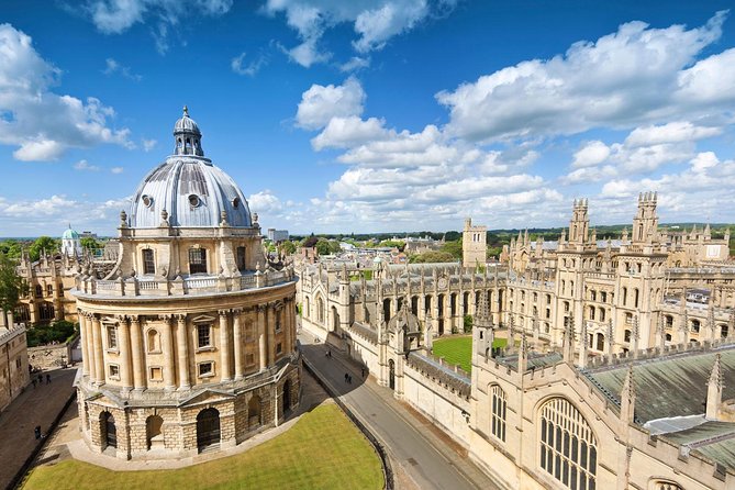 Private Chauffeured Minivan Tour of Oxford From London With a Blue Badge Guide
